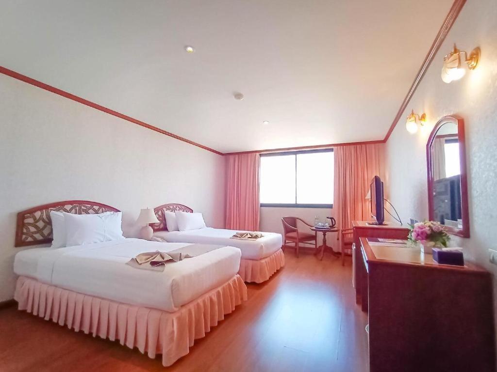 K.P. Grand Hotel Чантабури Экстерьер фото